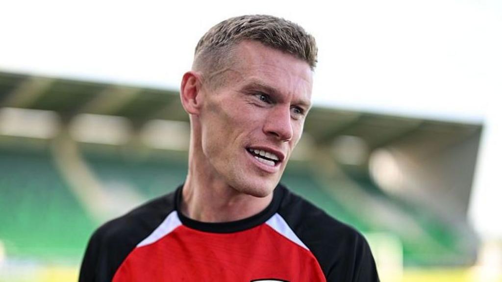 Charity offers to meet James McClean over therapy comments