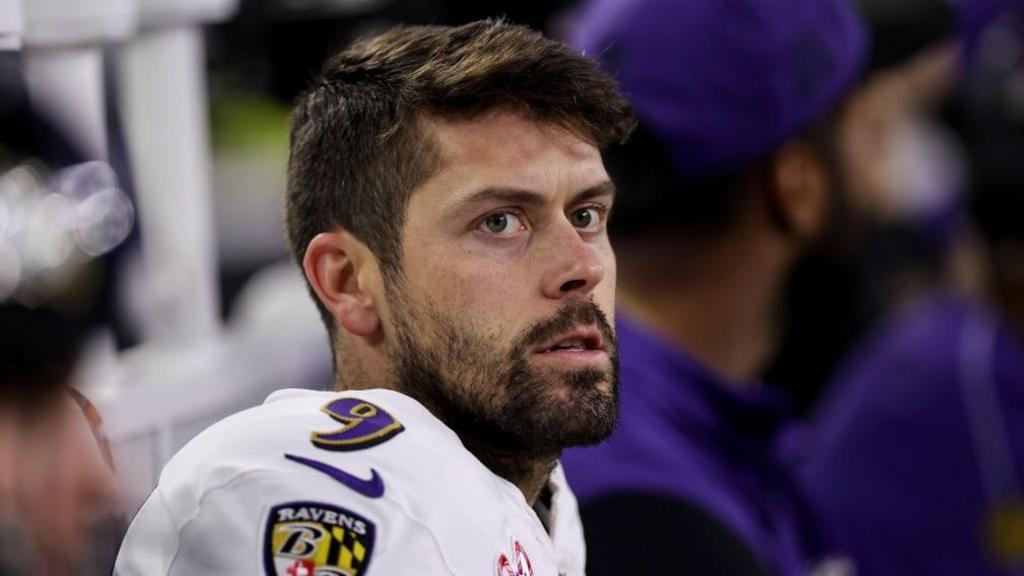 Chiefs coach defends decision to sign kicker Tucker